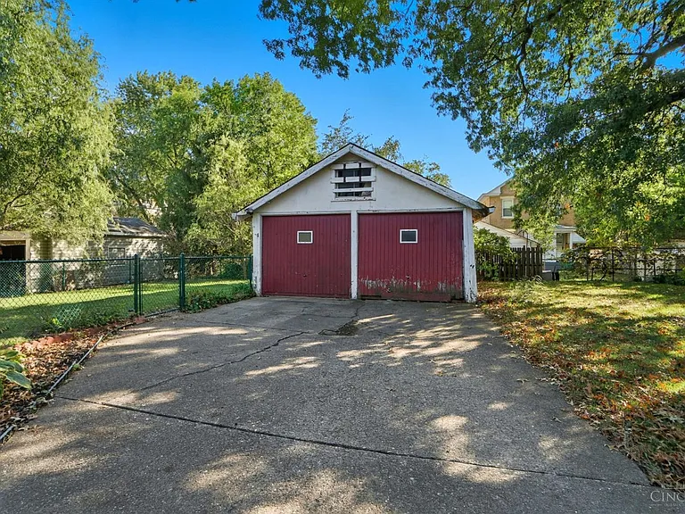 3017 Hull Ave — Photo 34