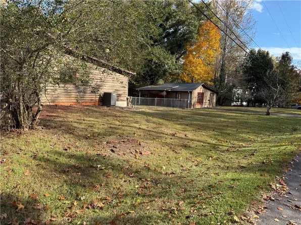 5490 Hulsey Cir, Gainesville, GA 30504