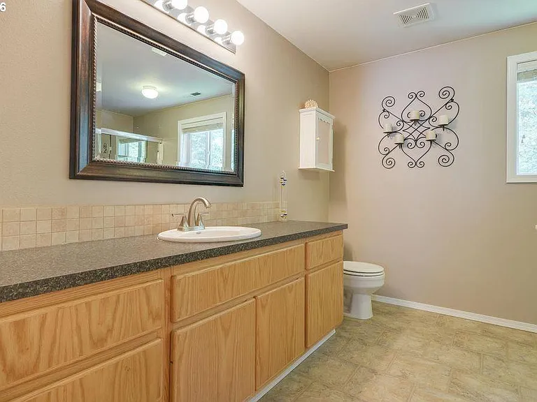 8208 NE 155th Ct — Photo 10