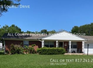 3429 Tourist Dr, North Richland Hills, TX 76117