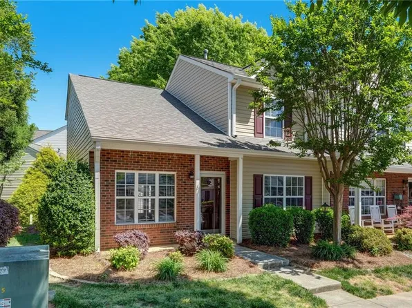 3 Tannenbaum Cir, Greensboro, NC 27410