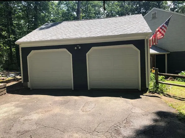 10 White Gate Rd, Oxford, CT 06478
