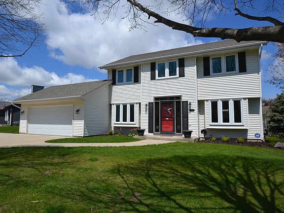 2nd image of 632 E Bridlewood Ln