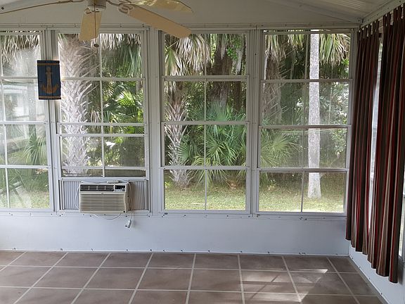 4th image of 8 Galemont Dr