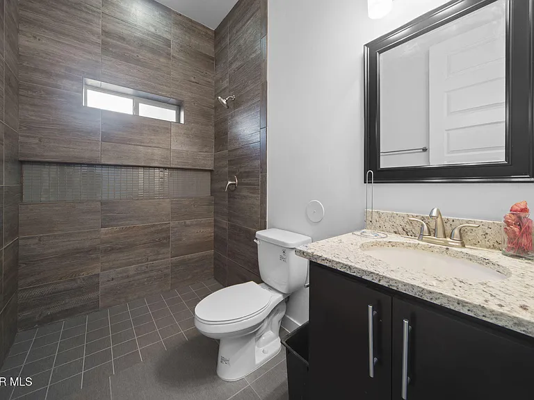 5973 Cartagena Cir — Photo 22