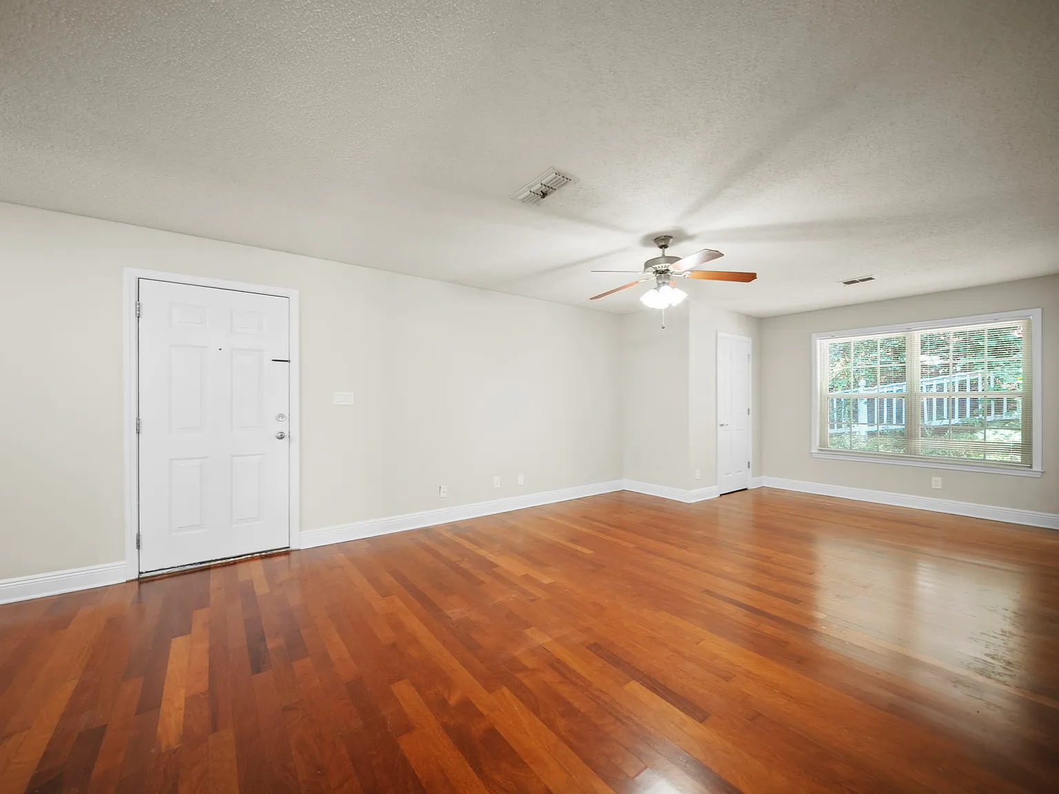 4208 Santa Fe Pkwy - 1 — Photo 2