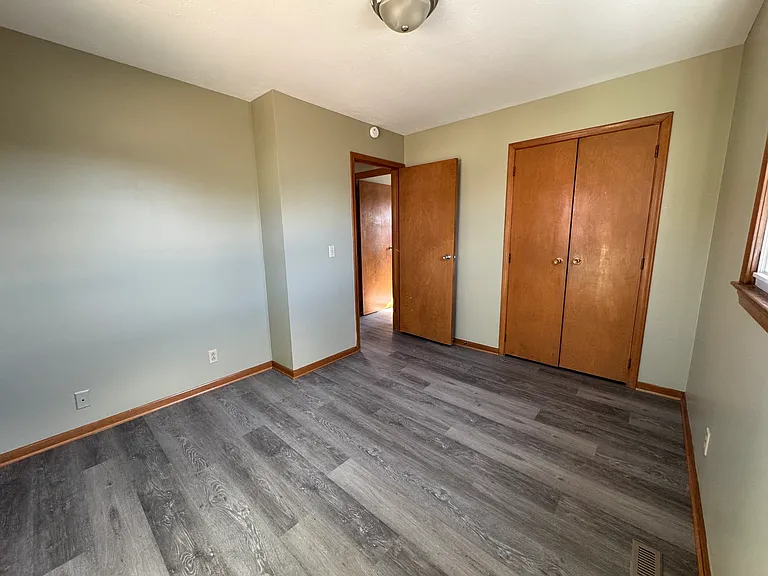 9612 Larimore Ave — Photo 6