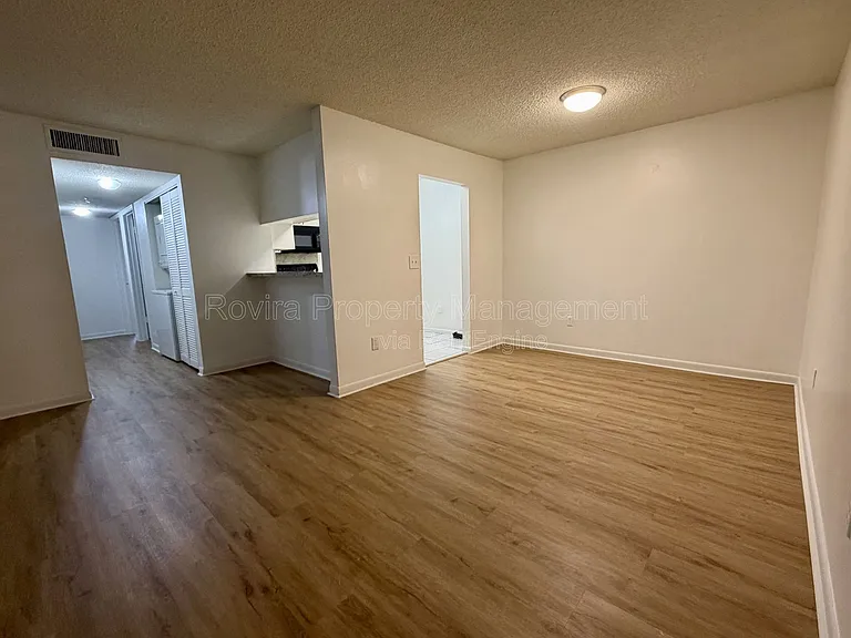 8660 SW 149th Ave #215 — Photo 3