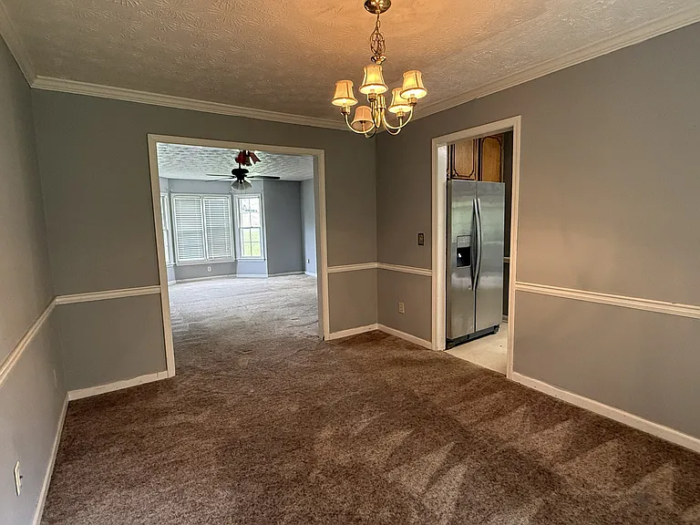 1190 Hunters Creek Ct — Photo 4