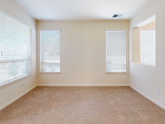 3rd image of 445 Dartmoor Ct