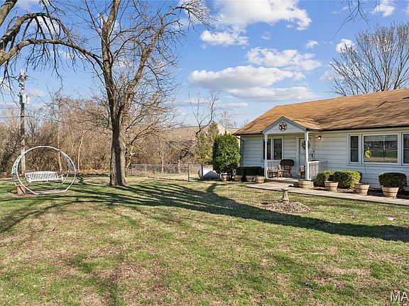 4th image of 2275 Charbonier Rd