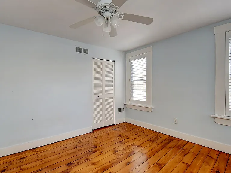 243 Jackson St — Photo 17