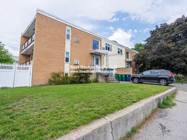 71 Silver Lake Ave #71, Newton, MA 02458