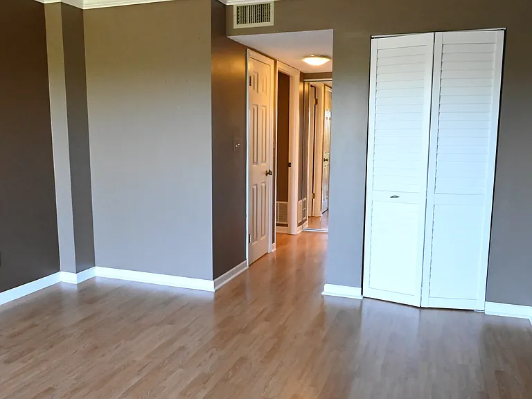 2700 Cove Cay Dr #5D — Photo 10