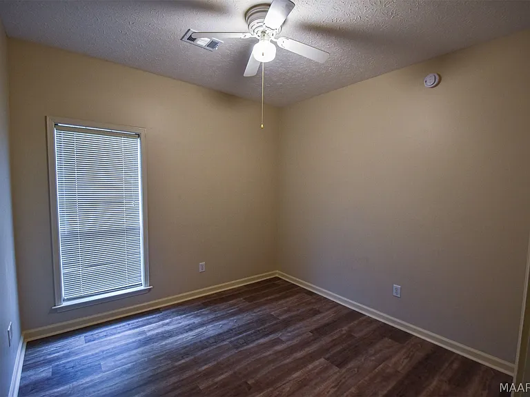 1691 Rambling Brook Ln — Photo 33
