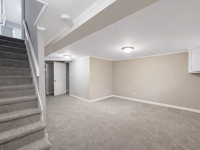 4914 Greencrest Rd — Photo 8
