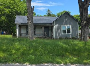 202 Cherry St, Dickson, TN 37055