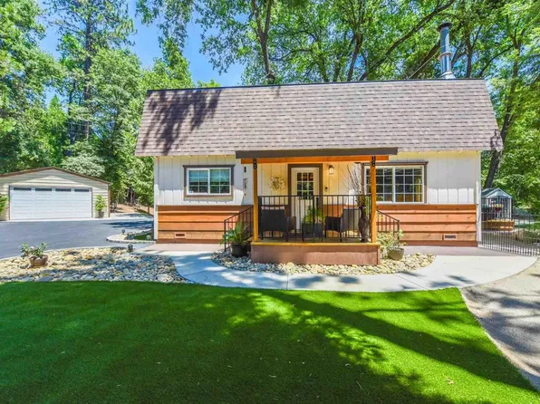 21701 Crystal Falls Dr W, Sonora, CA 95370