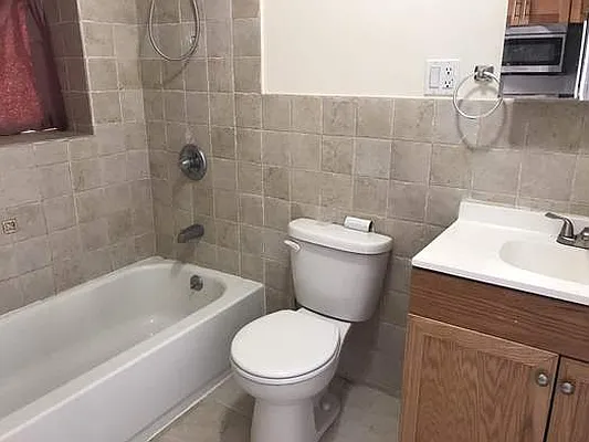 Rented by Premier Metro Realty Corp | media 4