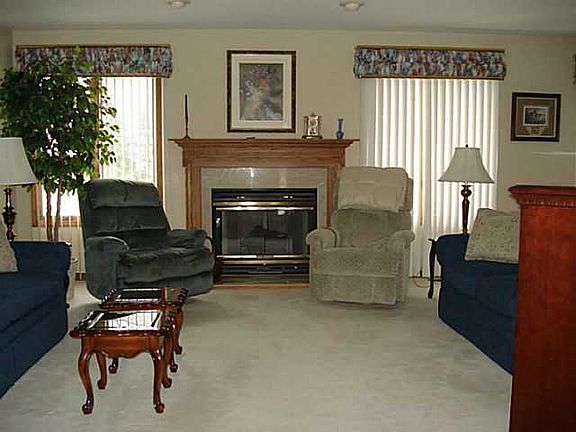4th image of 1155 Meadow Ln