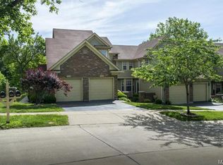 12148 Autumn Lakes Dr, Maryland Heights, MO 63043