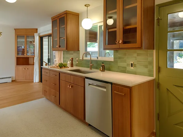 540 N 83rd St #A, Seattle, WA 98103