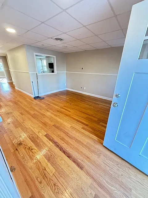 3 bed, 1.5 bath, $2,950 — Photo 2