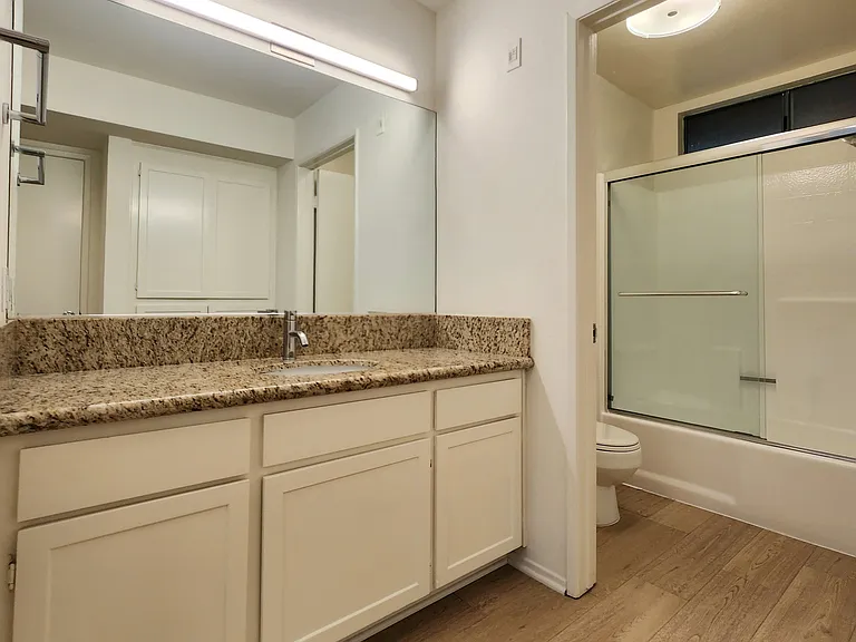 1444 S. Saltair — Photo 18