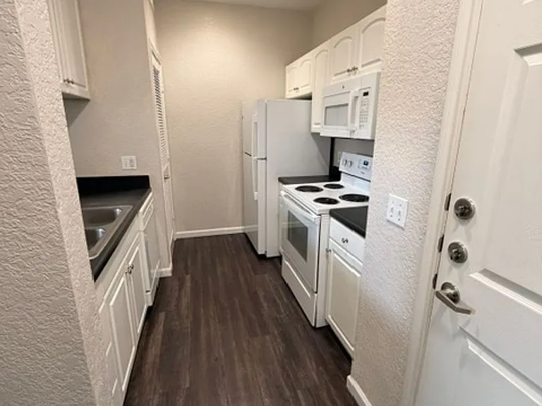 860 N Orange Ave #271 — Photo 14