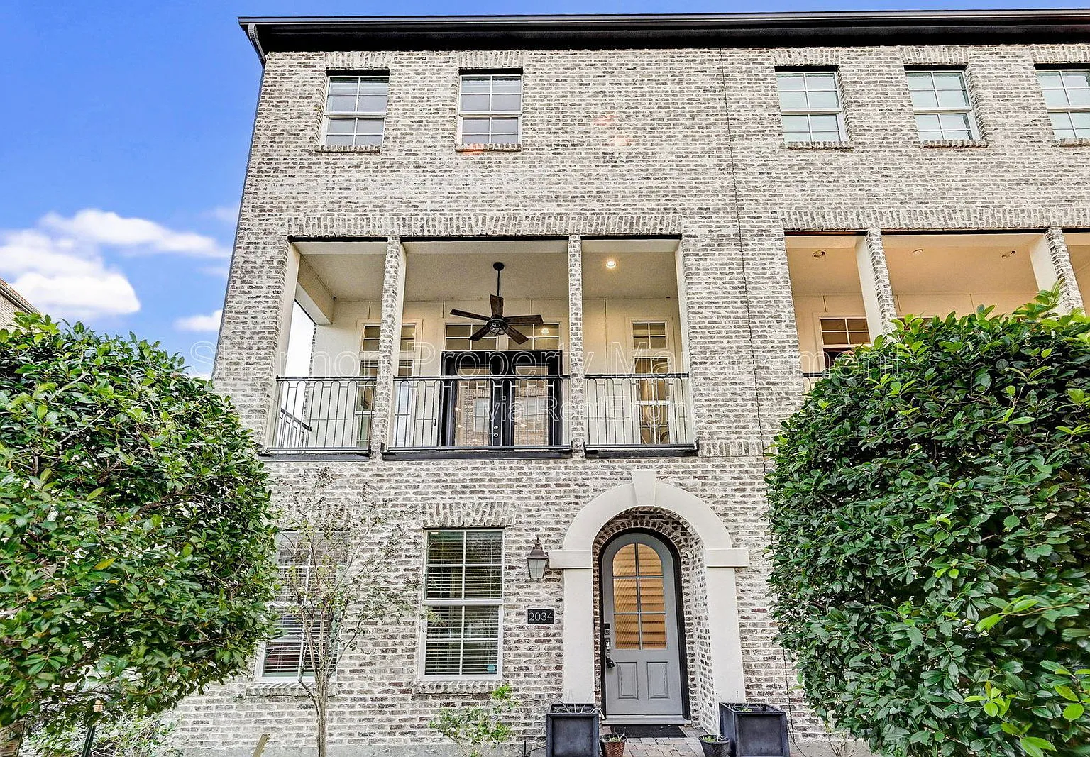 3 bed, 3.5 bath, 1926 sqft, $3,000 — Photo 3