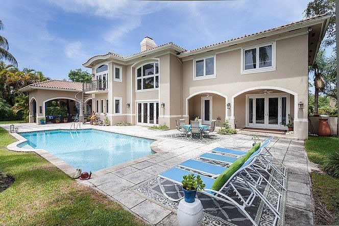 Pool & Patio