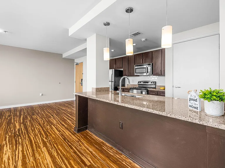 401 Cherry St — Photo 22