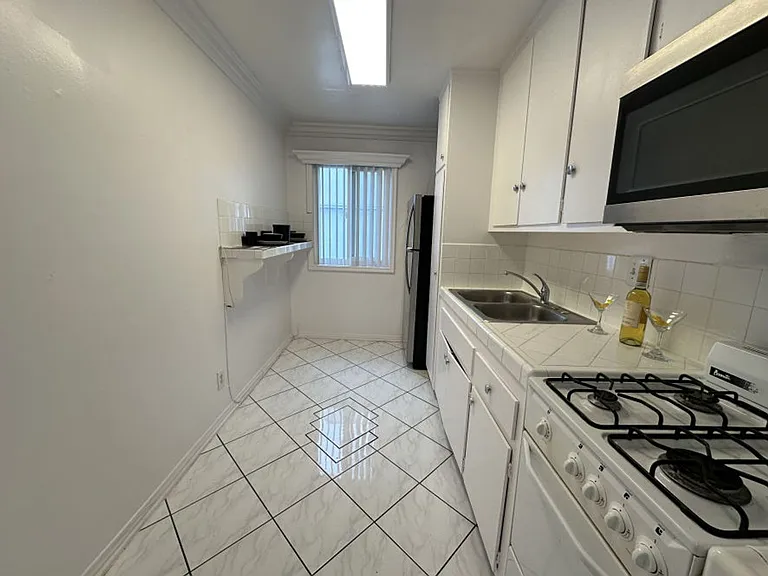 Edgemont Apts — Photo 21