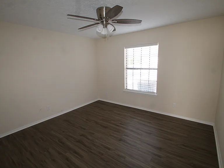 425 Tibet Ave #H — Photo 12