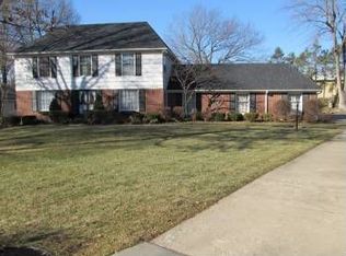 3900 W 100th Ter, Overland Park, KS 66207