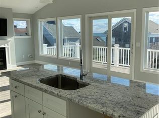 47 Tuckerman Ave, Middletown, RI 02842