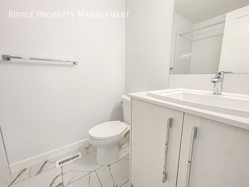 Calgary Townhouse for rent - 3 Bedrooms — photo 16