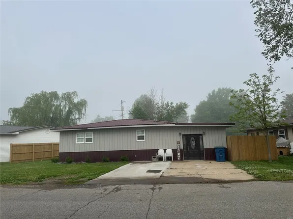 407 N Short St, Advance, MO 63730