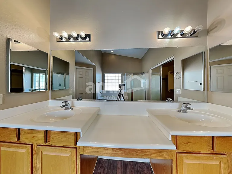 2653 W Sunset Way — Photo 11