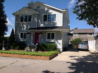 74 Smith Ct, Lake Orion, MI 48362