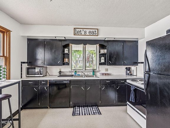 5th image of 334 N Barron St