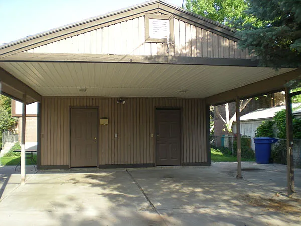 2534 S Park St — Photo 11