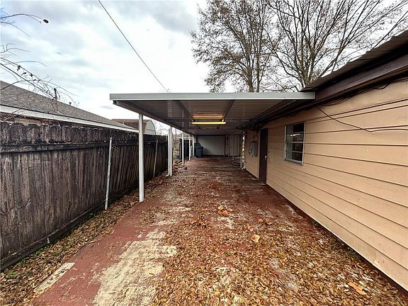 4th image of 204 Magnolia Ave