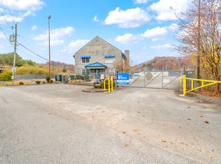 1328 E Bullrun Valley Dr, Powell, TN 37849