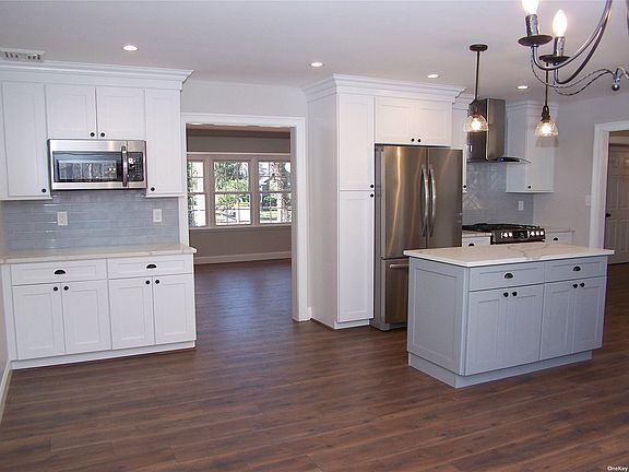 4th image of 23 Sycamore Cir