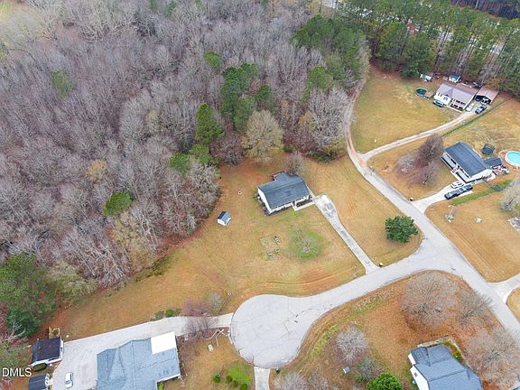 2nd image of 110 Autumn Ct