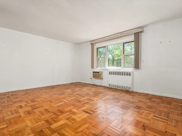 89-40 151st Avenue image 2 of 14