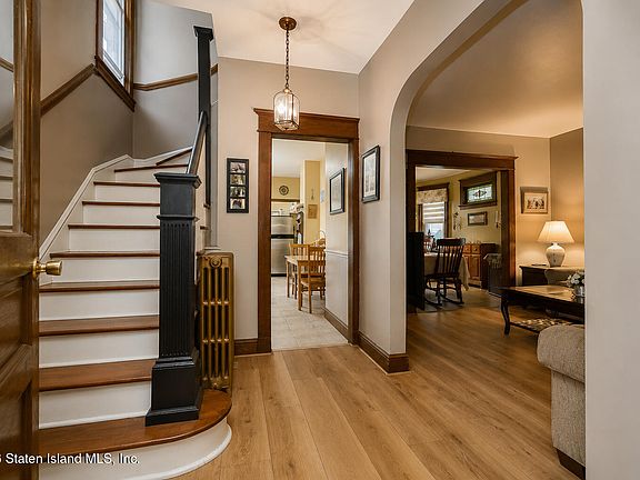 4th image of 155 Decker Ave