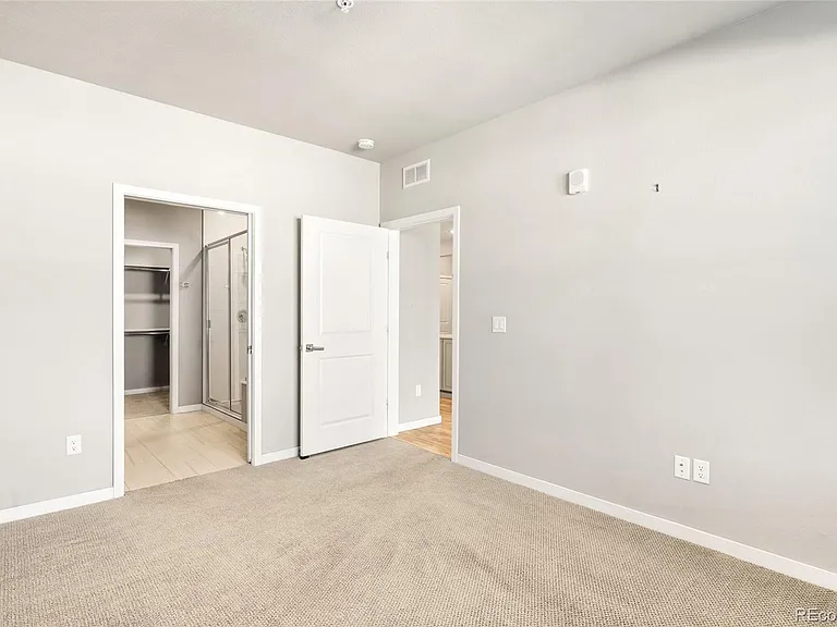 155 S Monaco Street Pkwy #105 — Photo 9