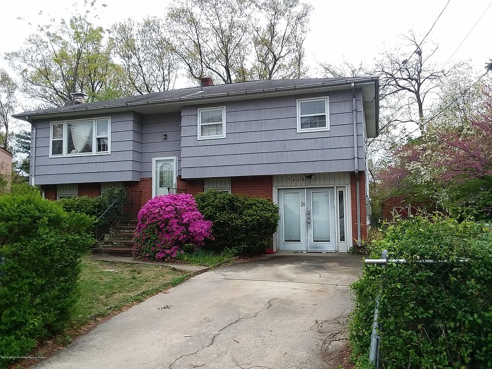 1st image of 26 E 13th St